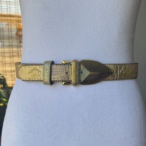 VTG 80s Elite Fresno California Metallic Gold Statement Belt SZ S hidden clasp